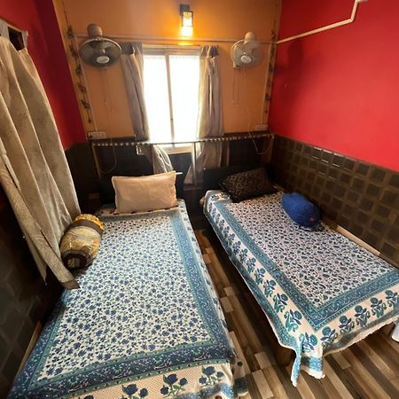 Calcutta Backpackers Homestay -Only For Backpackers & Travellers Екстериор снимка